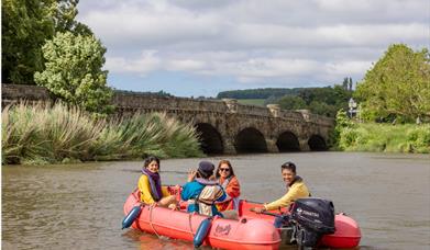 Riverside South Downs - Self-Drive Boat Hire