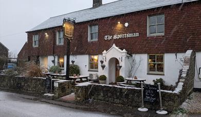 The Sportsman Inn Amberley Exterior Snow