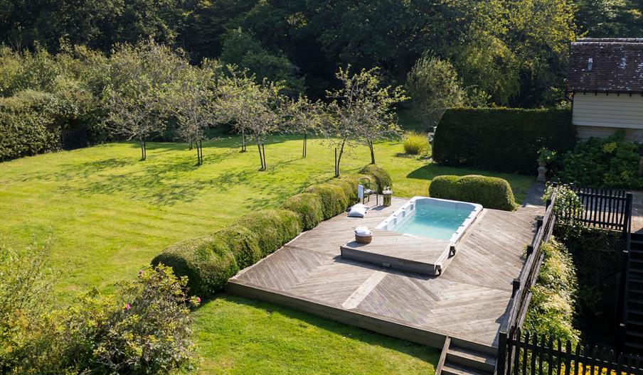 Outdoor swimming pool | Foxlink by Luxury Boltholes