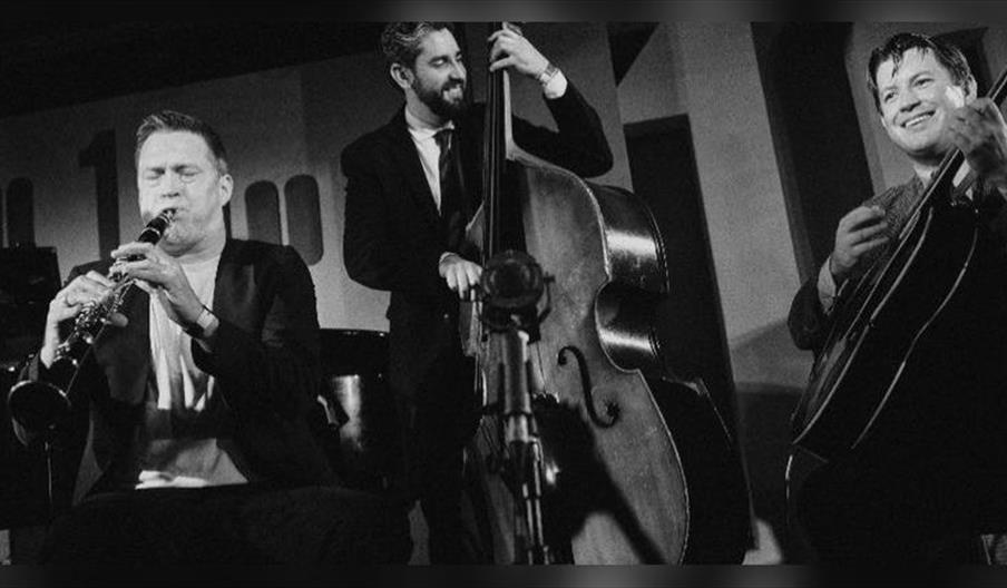 Adrian Cox Trio - Live in Hastings
