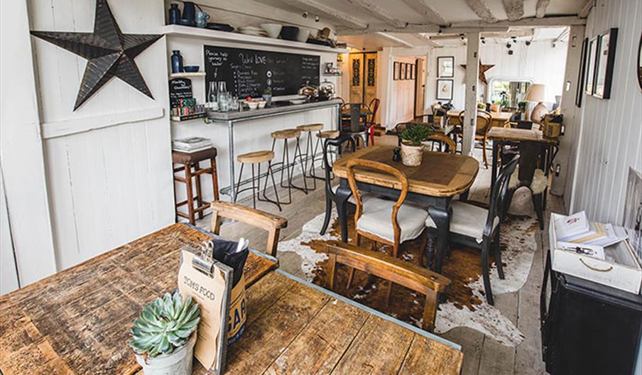 Scandinavian interior at Tom's Food