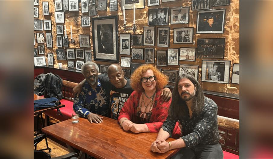 Sarah Jane Morris: the Dignity of Love