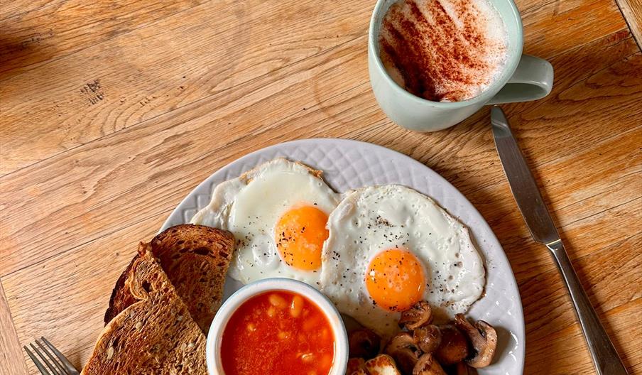 Breakfast at Tibbs