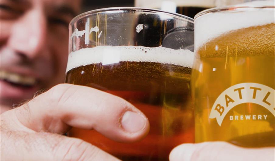 hand hold a pint
