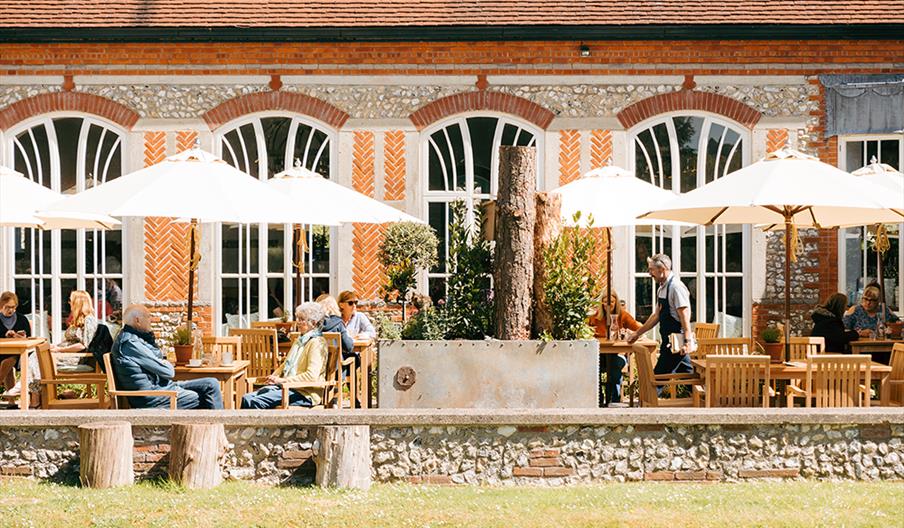 Gardens Kitchen - outdoor seating area