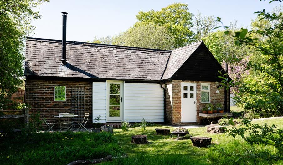 view of the cottage and garden