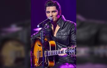 Emilio Santoro as Elvis