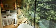 Looking Glass Lodge bath and bedroom